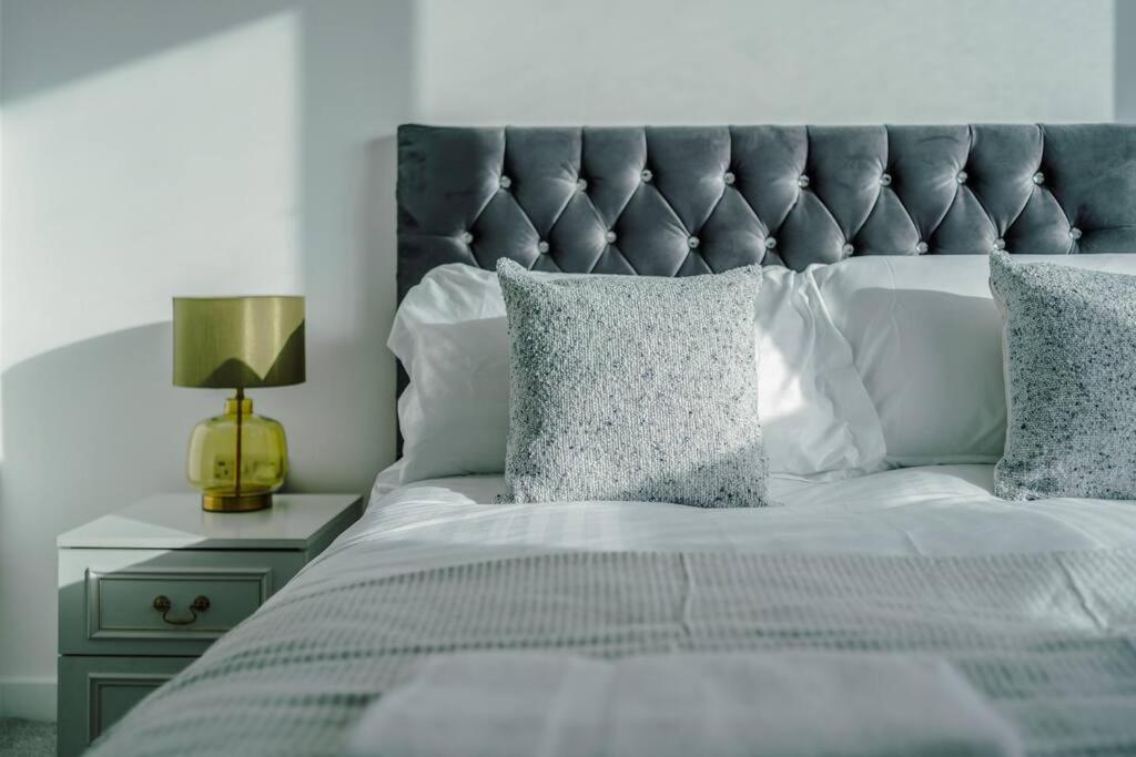 Stunning 2-Bed Premium Apartment - Free Wi-Fi Preston  Eksteriør billede
