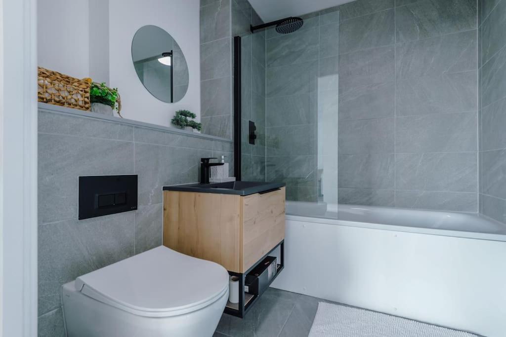 Stunning 2-Bed Premium Apartment - Free Wi-Fi Preston  Eksteriør billede