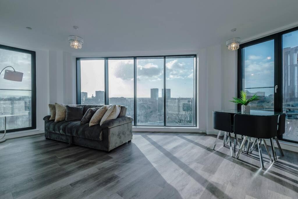 Stunning 2-Bed Premium Apartment - Free Wi-Fi Preston  Eksteriør billede