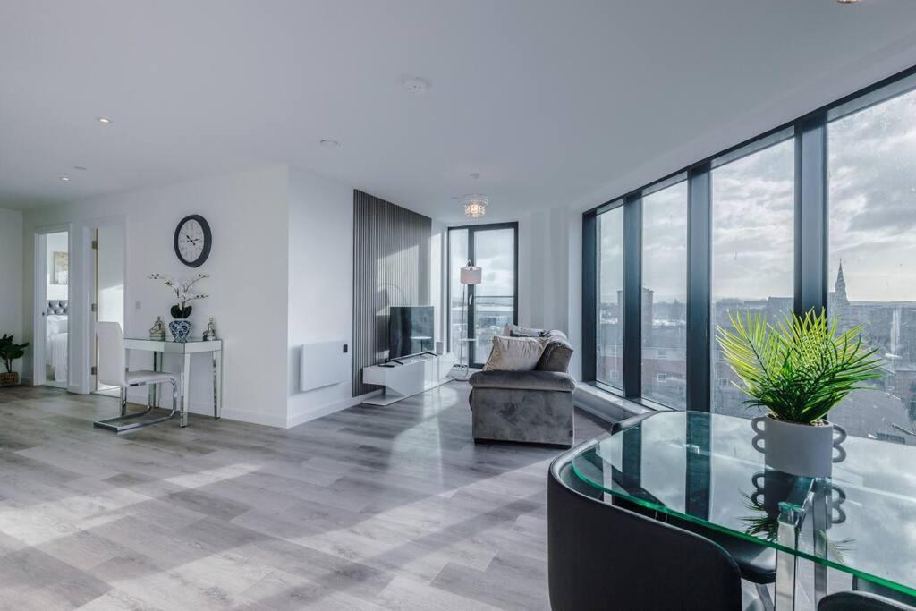Stunning 2-Bed Premium Apartment - Free Wi-Fi Preston  Eksteriør billede